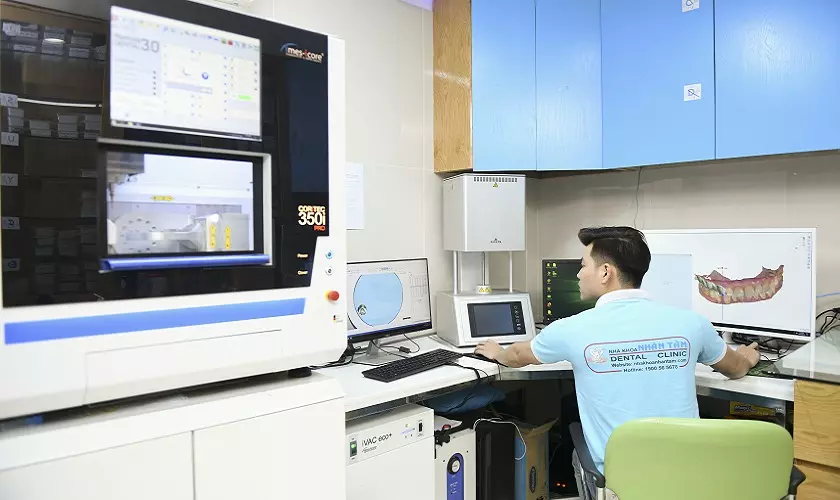 Implant Center Doctor Nhân có labo ngay tại phòng khám