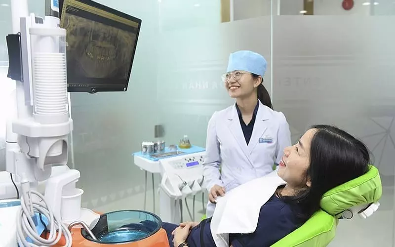 Sau phẩu thuật trồng răng Implant bao lâu được cắt chỉ