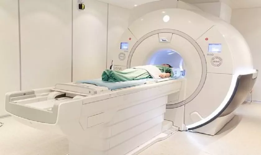 Trồng răng Implant có chụp MRI được không