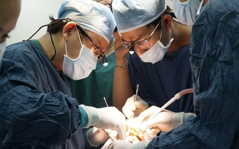 Quy trình vô trùng dụng cụ trong trồng răng Implant tại Implant Việt Nam