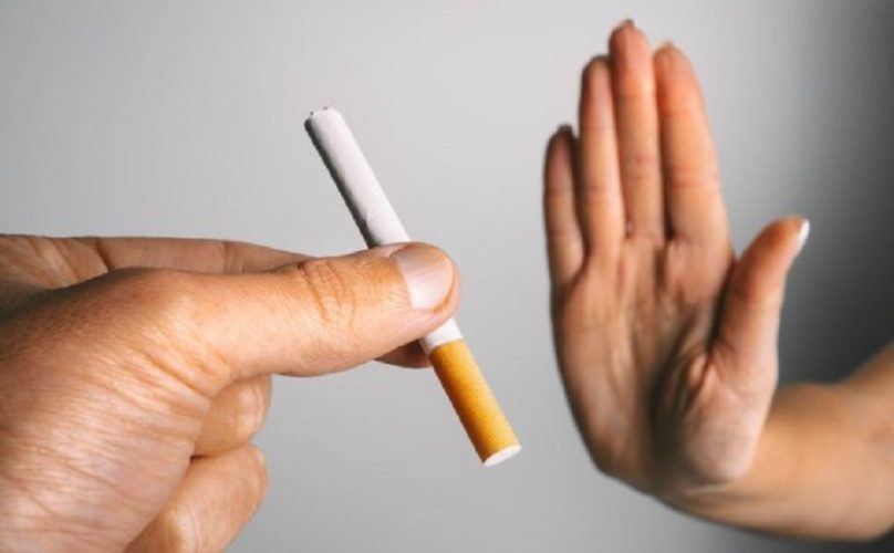 Không nên hút thuốc trong thời gian trồng răng Implant