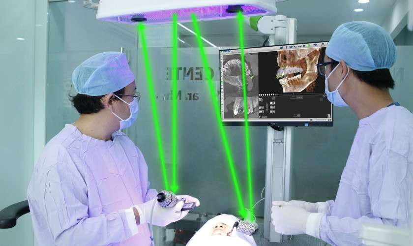 Quy trình trồng Implant đơn lẻ tại Implant Center được thực hiện bởi hệ thống máy móc công nghệ cao