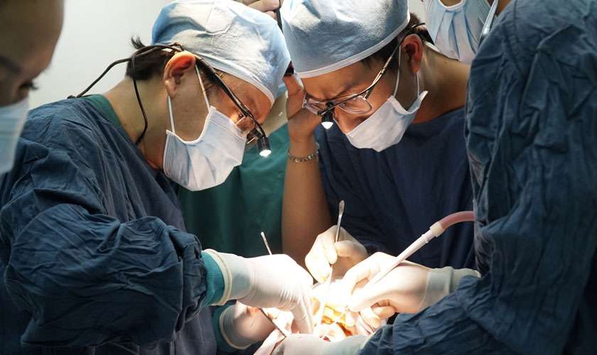 Quá trình cấy ghép Implant tại Implant Center được thực hiện bởi đội ngũ bác sĩ giỏi, chuyên môn cao