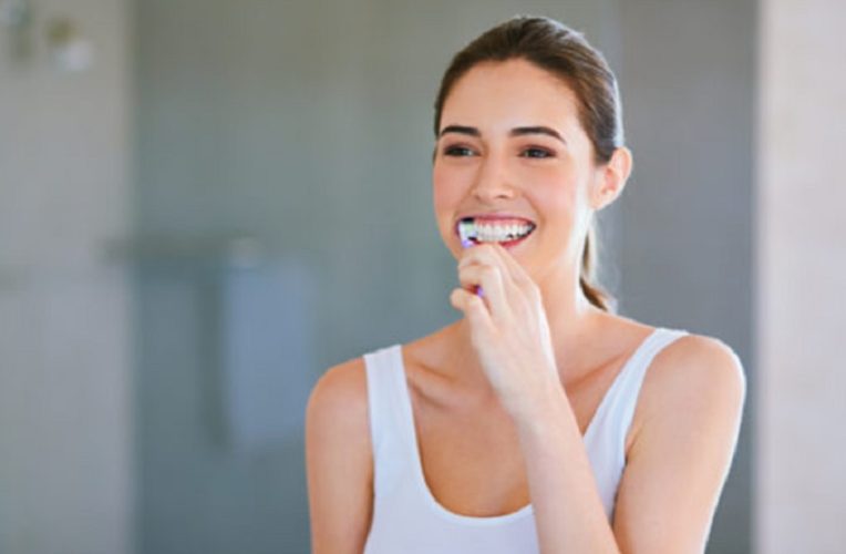 Chăm sóc răng miệng khoa học để tránh rủi ro khi trồng răng Implant