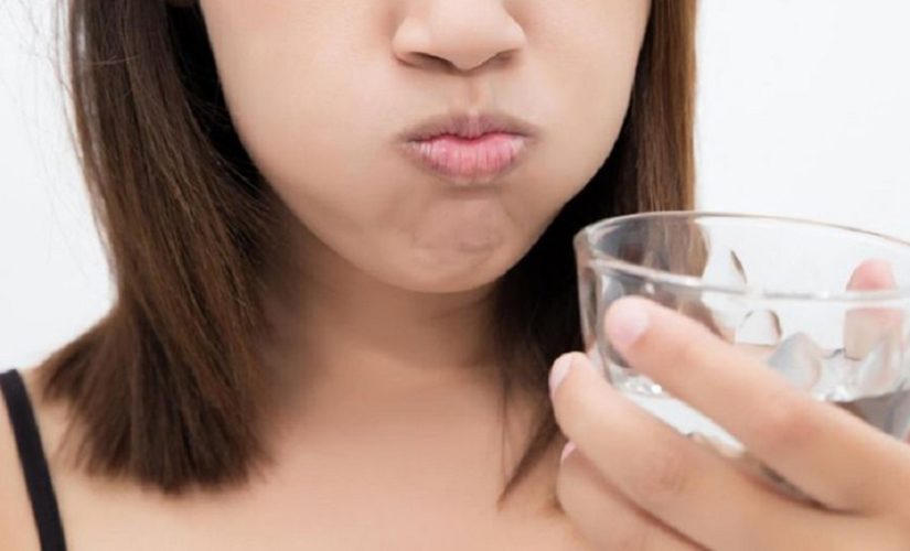 Không nên súc miệng nước muối sau khi cấy ghép Implant 1 đến 2 tuần
