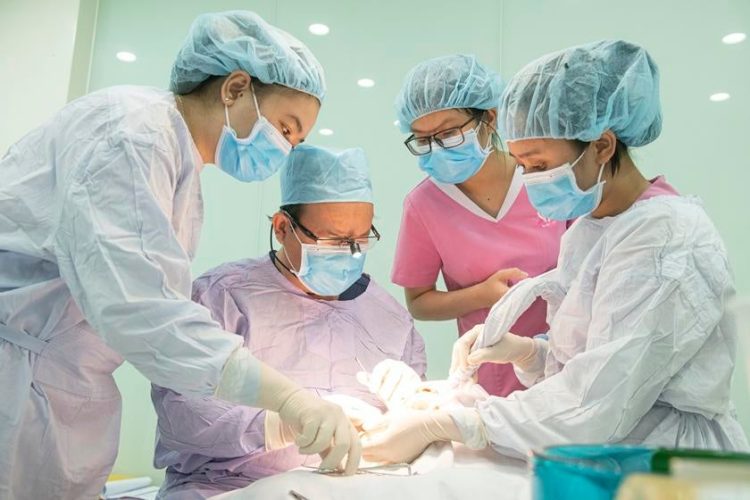Nên chọn nha khoa lớn có uy tín nhiều năm để phục hình răng