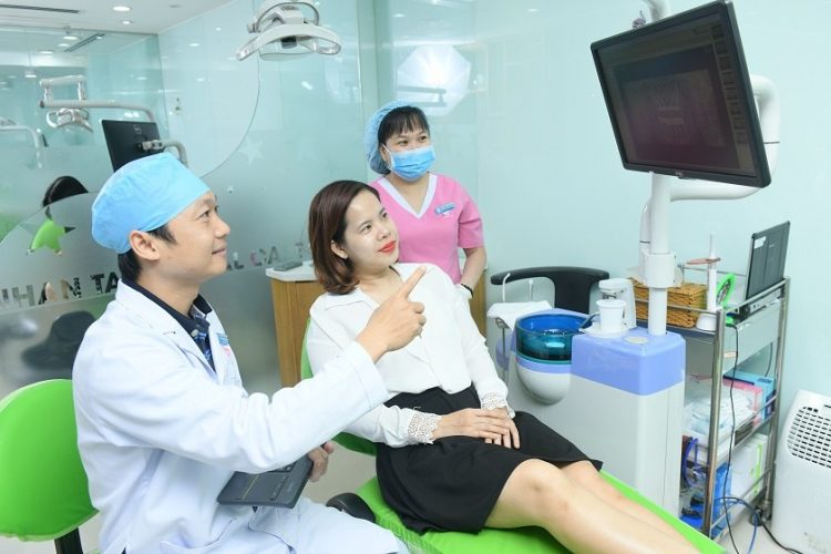 Tham khảo ý kiến bác sĩ để biết chính xác cắm Implant bao lâu cắt chỉ