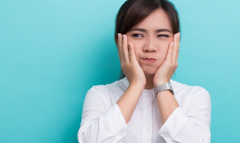 Cấy ghép Implant có bị sưng mặt không? Khắc phục thế nào?