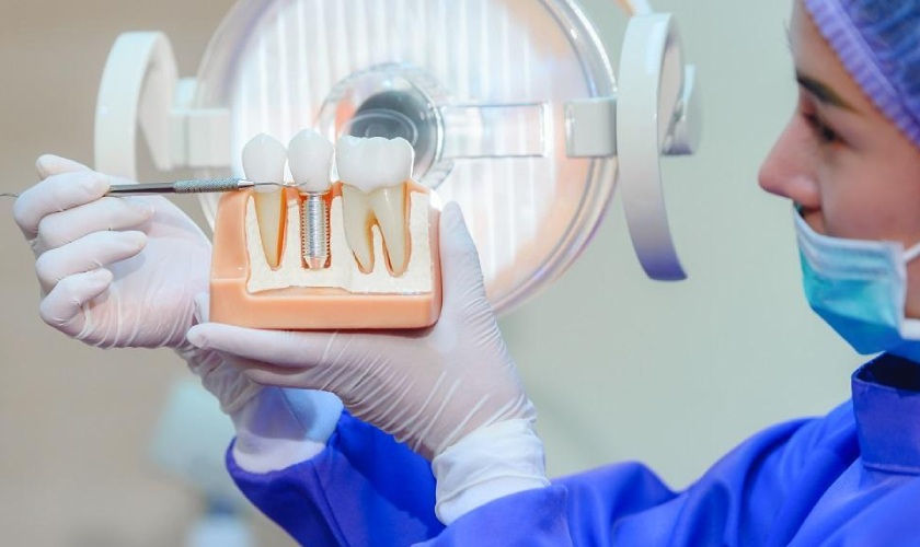 Chưa đủ 18 tuổi có thể trồng răng Implant được không?