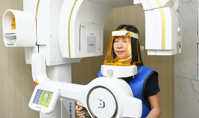 Chụp X-quang răng tại Implant Center