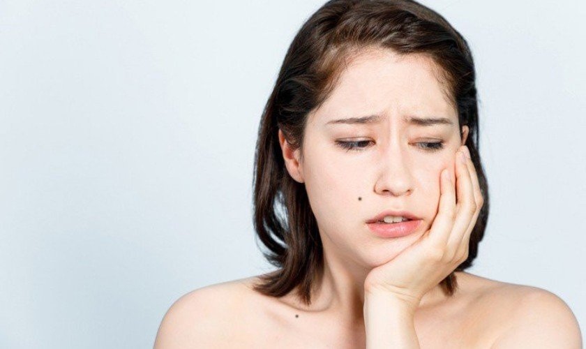 Giắt thức ăn bên dưới phục hình Implant và cách khắc phục