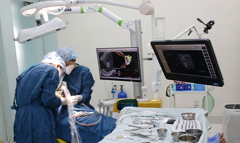Hệ thống thiết bị hỗ trợ công nghệ cao sẽ giúp răng hiệu quả điều trị