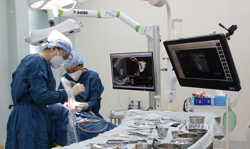 Implant Center là nha khoa Implant tiên phong ứng dụng công nghệ định vị trong cấy ghép Implant