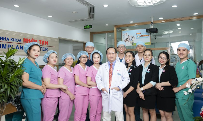 Đội ngũ Y Bác sĩ giỏi tại Implant Center