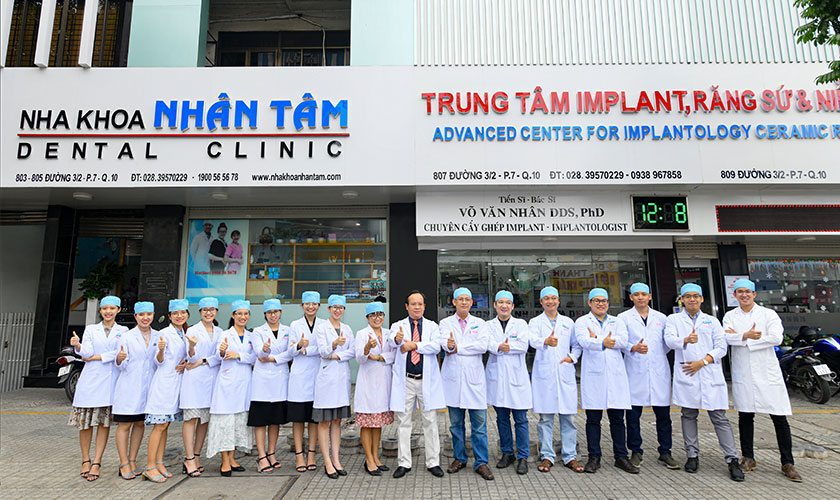 Lựa chọn nha khoa uy tín với đội ngũ bác sĩ giỏi để thực hiện cấy ghép Implant