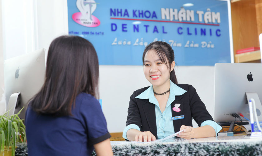 Khách hàng có thể trả góp trực tiếp tại nha khoa