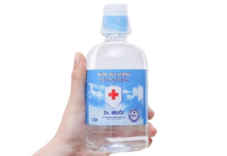 Nước muối có nhiều công dụng tốt trong việc bảo vệ và làm sạch răng miệng