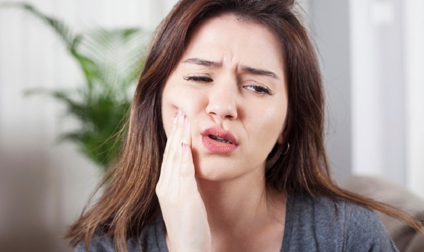 Răng trên Implant bị cộm – Nguyên nhân và cách khắc phục