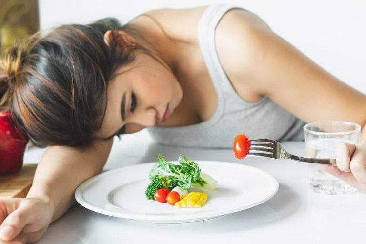 Mất răng làm suy giảm khả năng ăn, nhai dẫn đến biếng ăn và các bệnh tiêu hoá