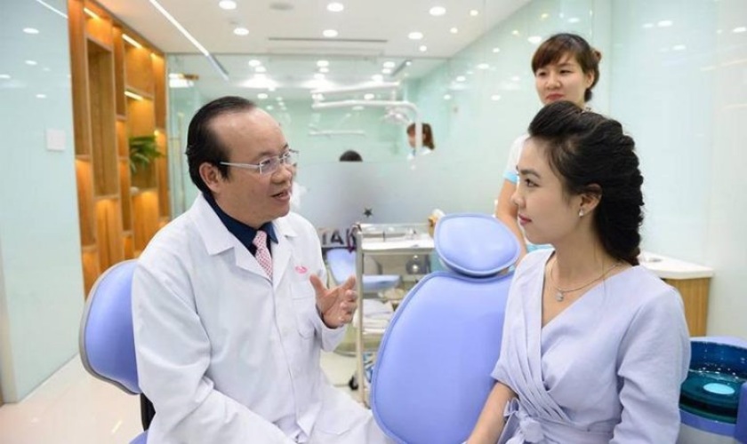 Đến với Implant Center khách hàng sẽ được bác sĩ tư vấn và giải đáp các thắc mắc của bạn một cách tận tâm nhất